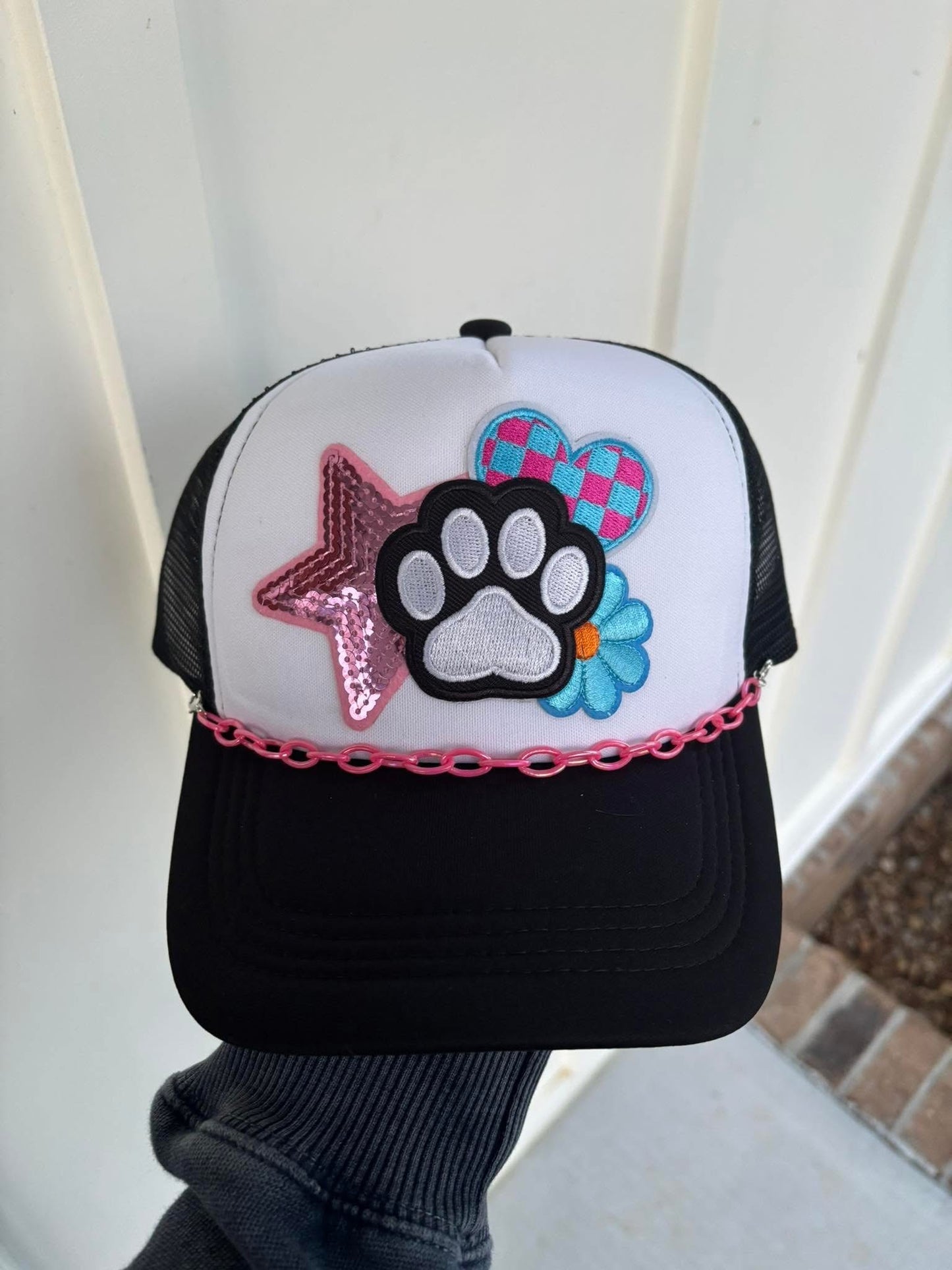 Dog mom trucker hat